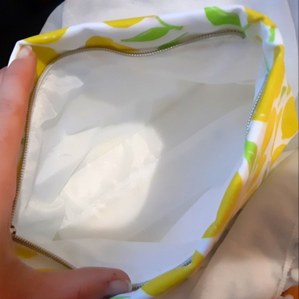 Lemon beach/makeup bag - Picture 4 of 4